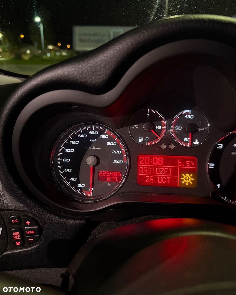 Alfa Romeo GT 1.9JTD 16V Black Line - 18