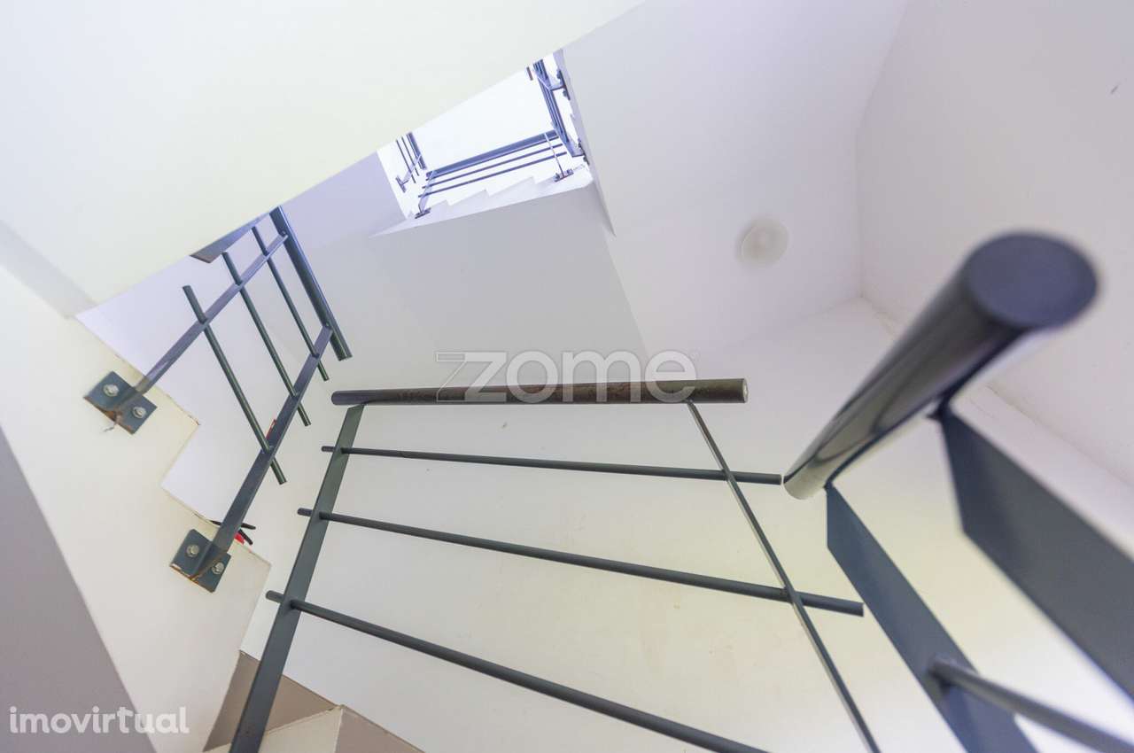 Apartamento T2 com Varanda nos Arrifes - Grande imagem: 4/28