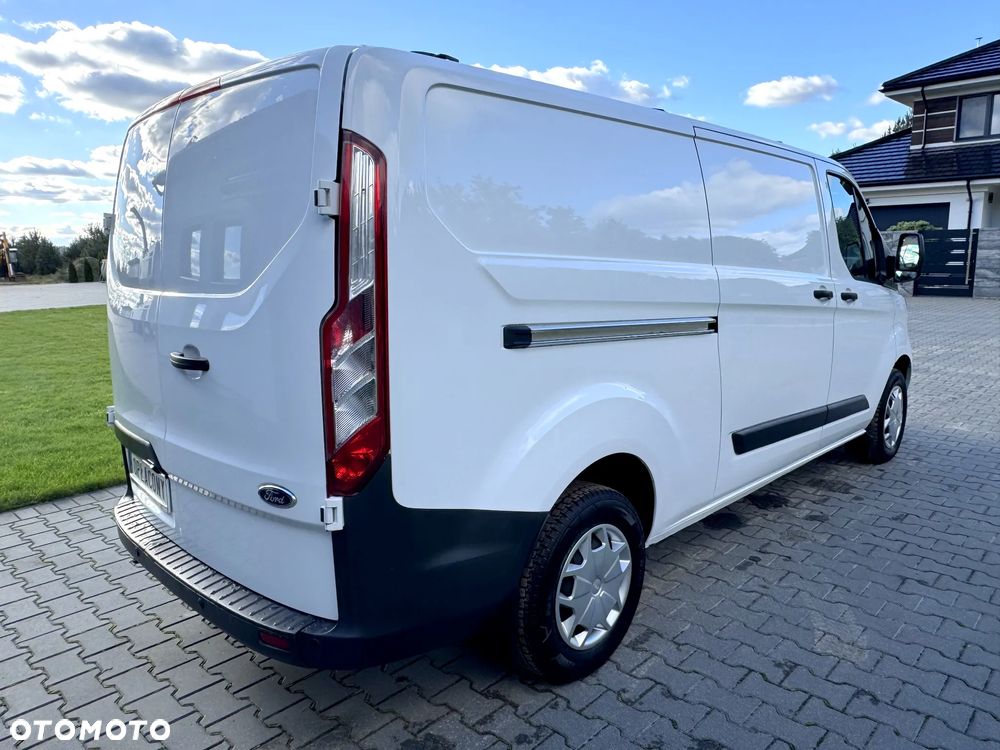 Ford TRANSIT CUSTOM - 21