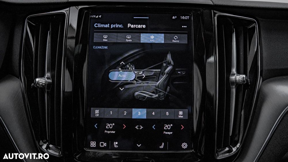 Volvo XC 60 T8 AWD Recharge Plus Bright - 31