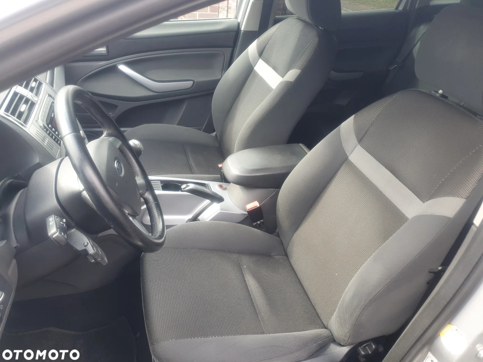 Ford Kuga 2.0 TDCi 2x4 Trend - 9
