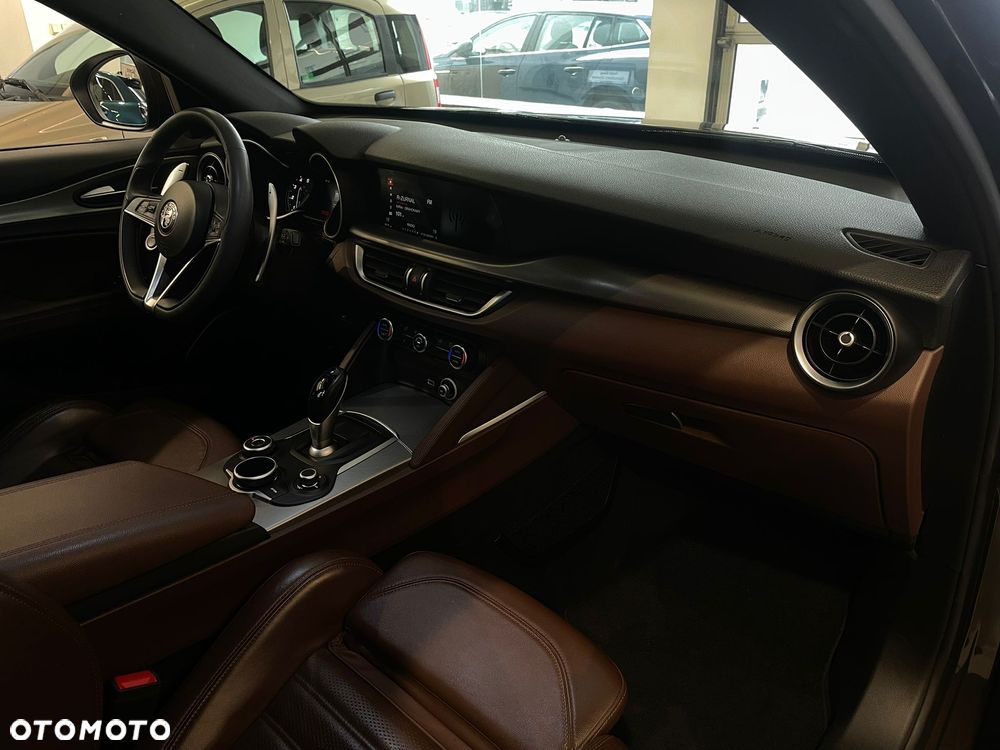 Alfa Romeo Stelvio 2.0 Turbo Sprint Q4 - 18