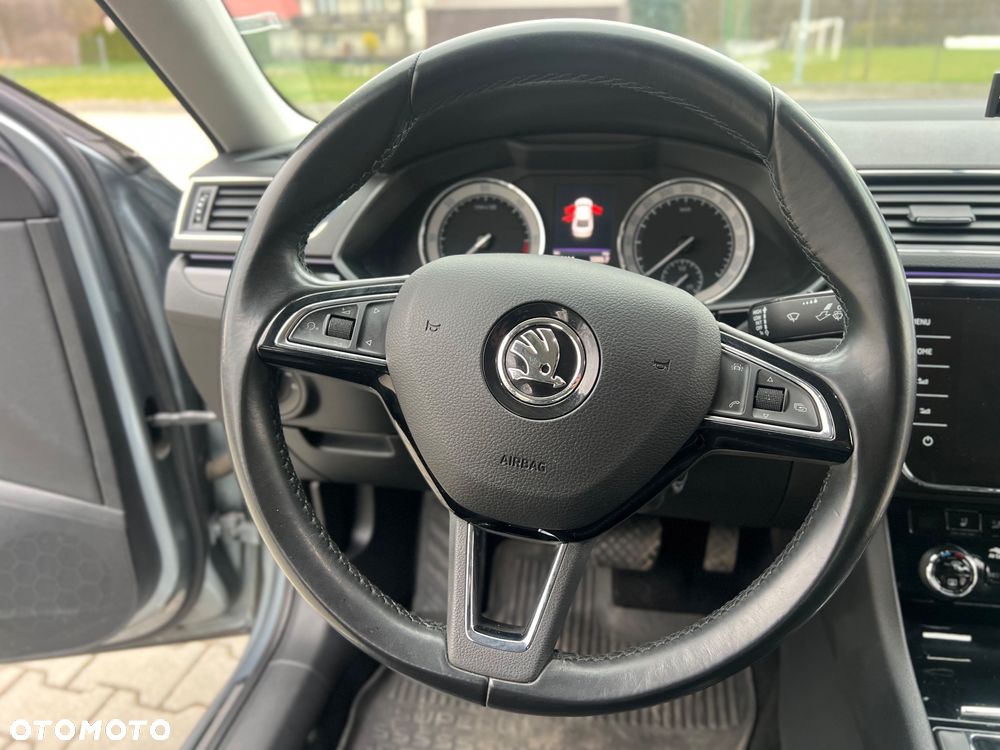 Skoda Superb 2.0 TDI SCR 4x4 L&K DSG - 29