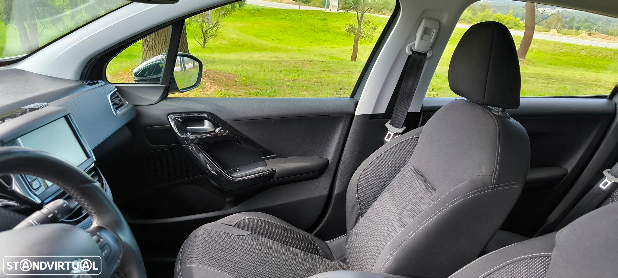 Peugeot 208 1.2 PureTech Style - 39