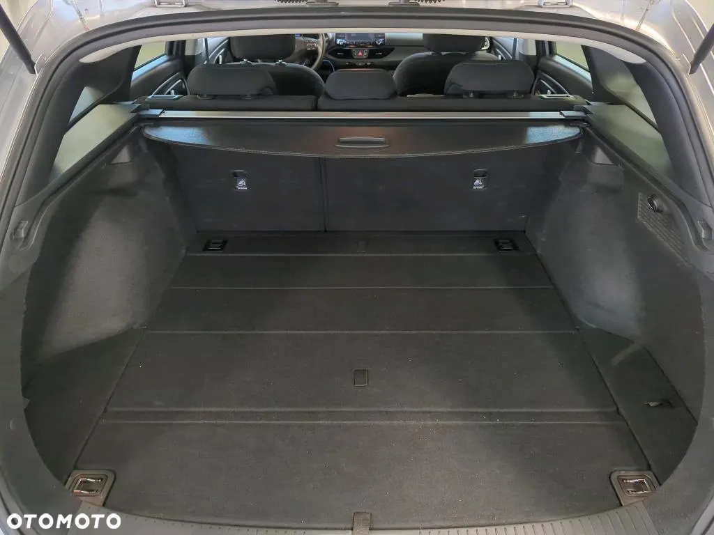 Hyundai i30 1.5 DPI Classic + - 13