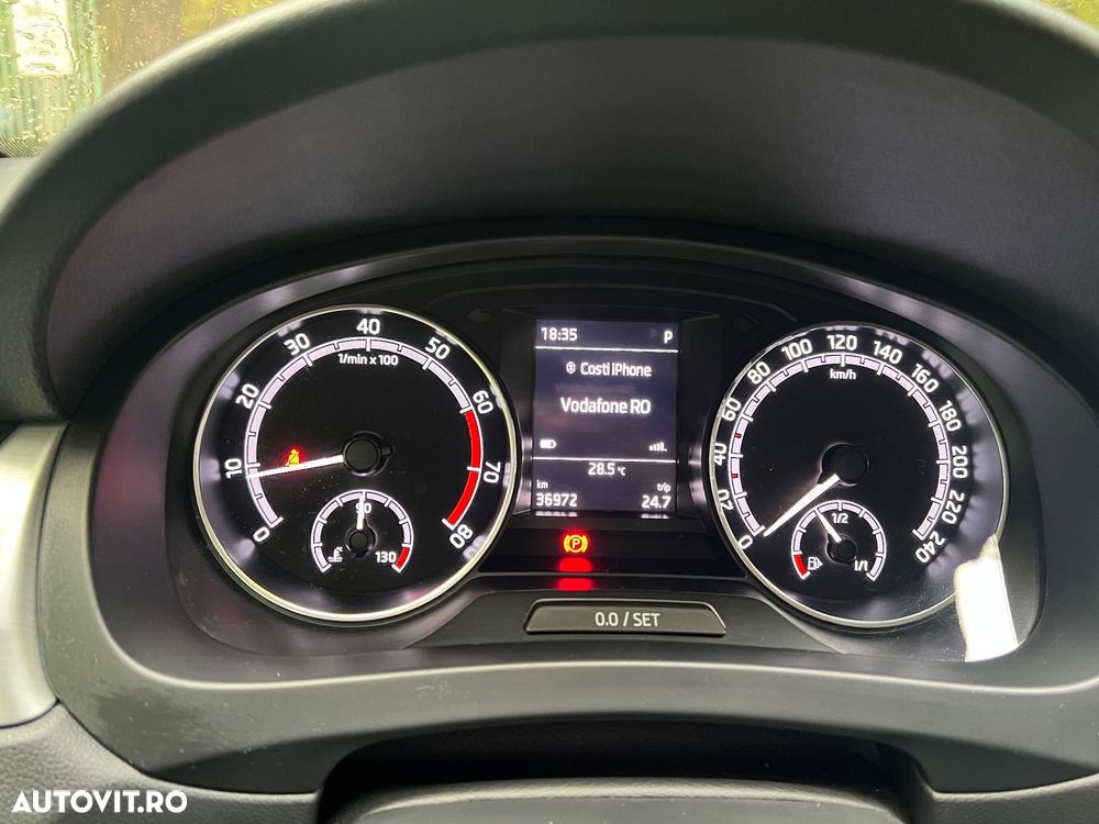 Skoda RAPID Spaceback 1.4 TSI Ambition DSG - 9