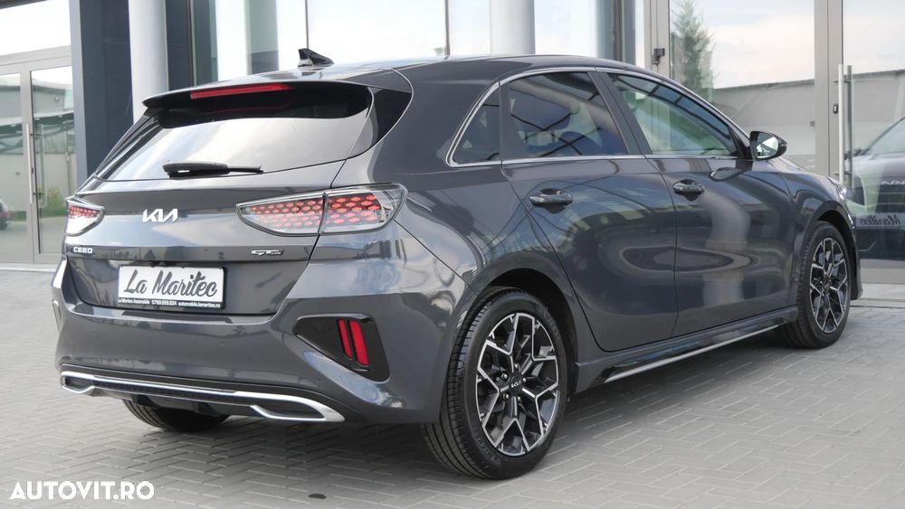Kia Ceed - 10