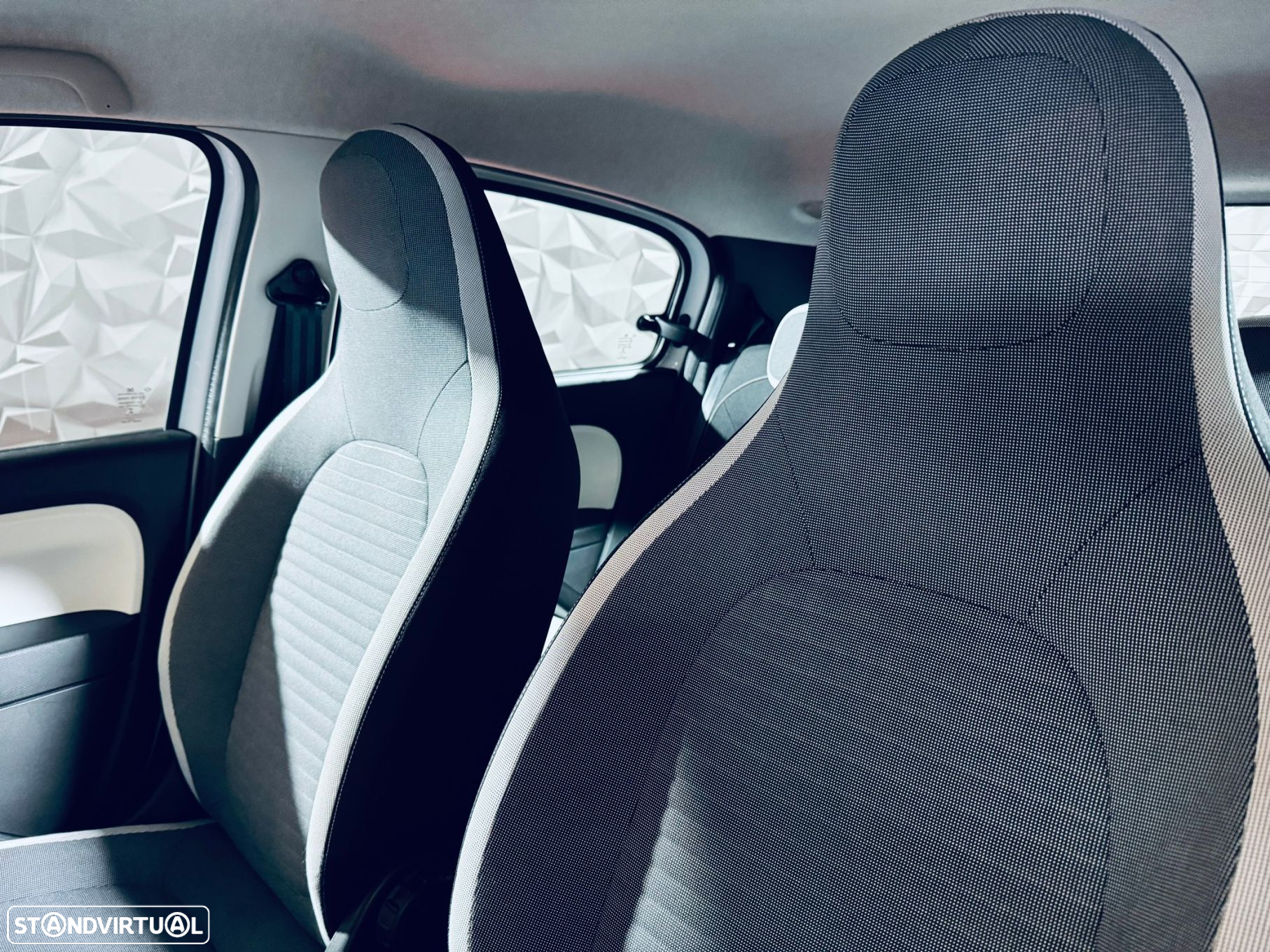 Renault Twingo SCe 75 INTENS - 19