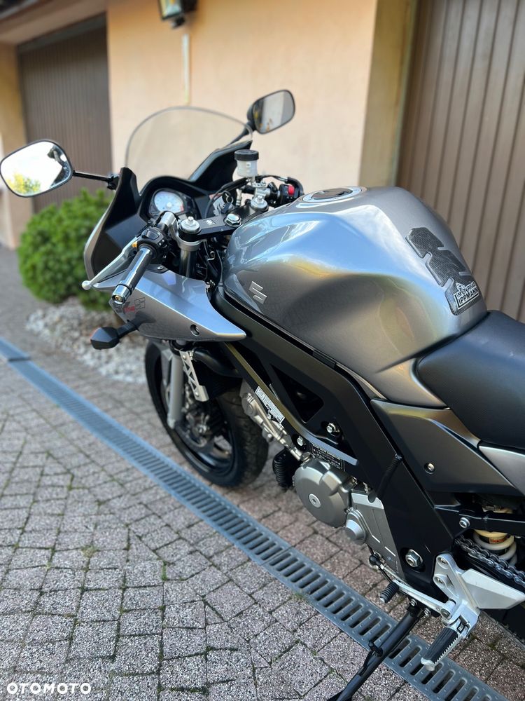 Suzuki SV - 21