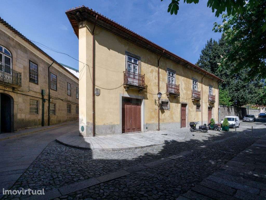 Prédio para Reabilitação no Centro Histórico de Guimarães - Grande imagem: 3/28