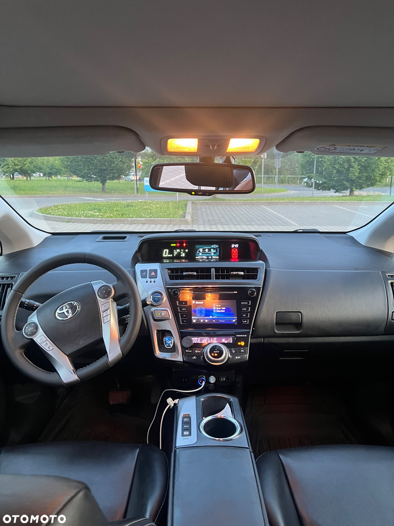 Toyota Prius+ (Hybrid) Comfort - 11
