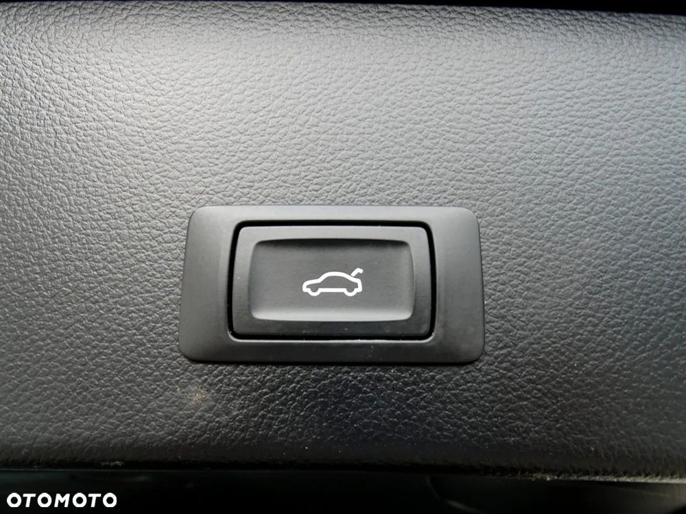 Audi A6 Avant 2.0 TDI Ultra S tronic - 16