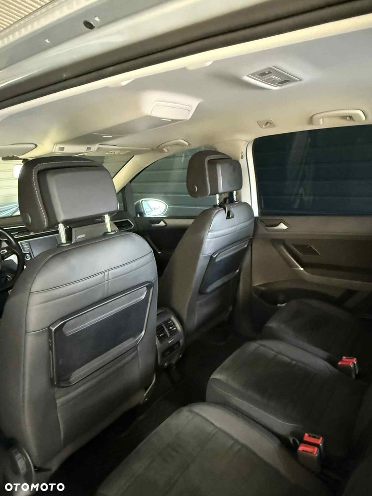 Volkswagen Touran - 20