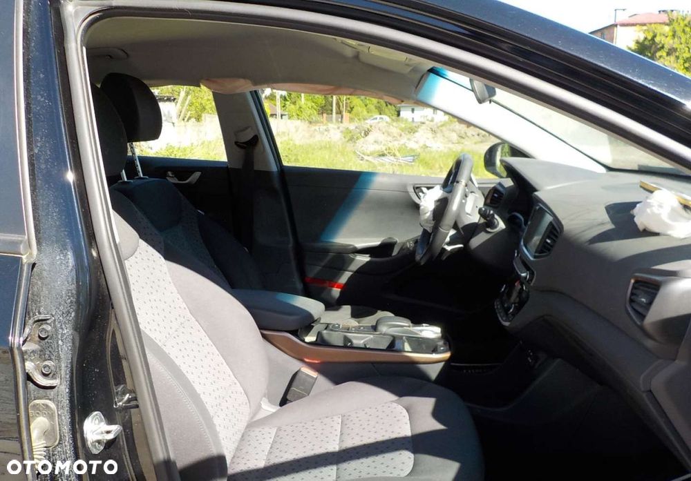 Hyundai IONIQ - 14