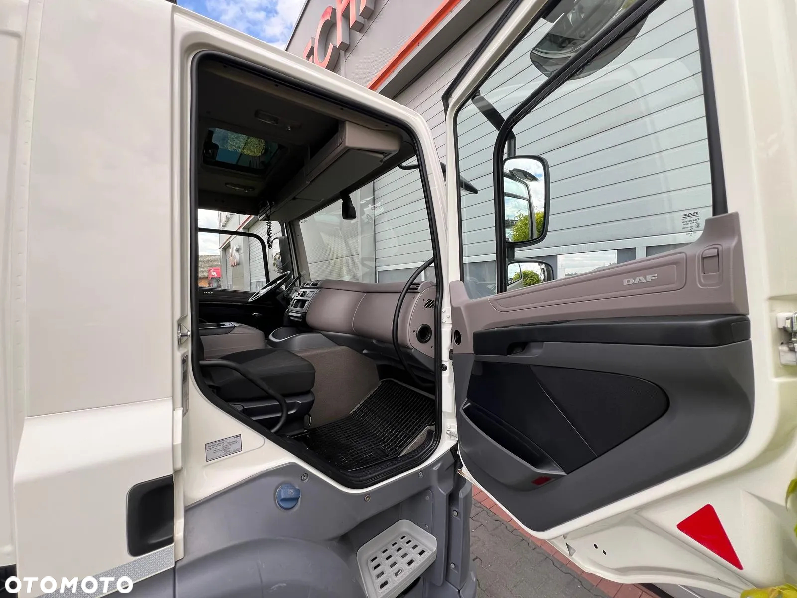 DAF CF 370 EURO 6 CHŁODNIA MROŹNIA + WINDA + DRZWI - 18