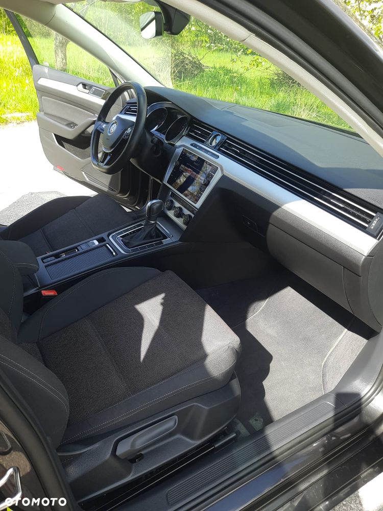 Volkswagen Passat Variant 1.6 TDI (BlueMotion Technology) DSG Comfortline - 24