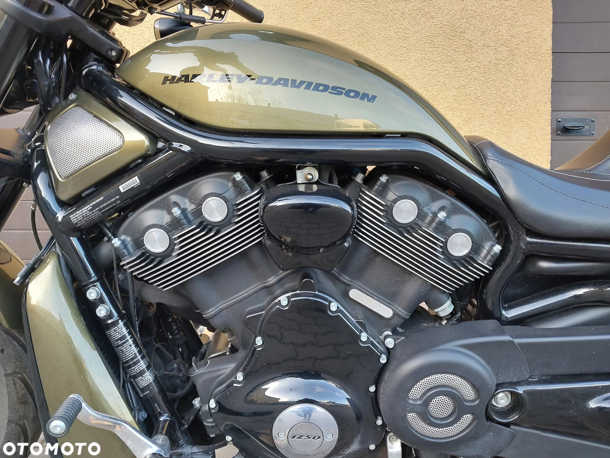 Harley-Davidson V-Rod Night Rod - 8