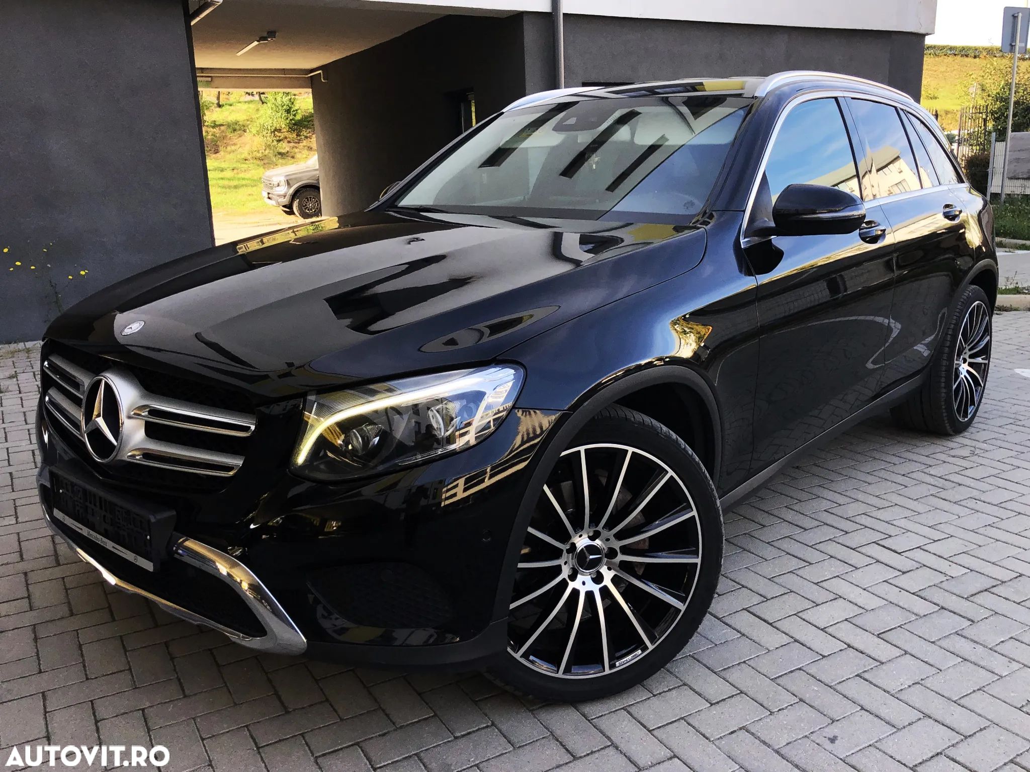 Mercedes-Benz GLC 220 d 4Matic 9G-TRONIC - 1