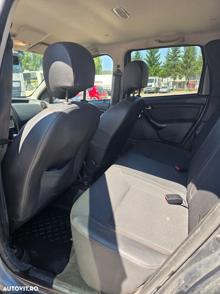 Dacia Duster dCi 110 FAP 4x2 Blackshadow - 16