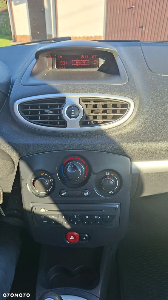 Renault Clio - 17
