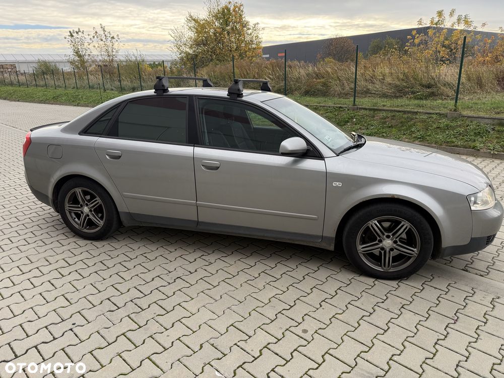 Audi A4 Limousine - 4
