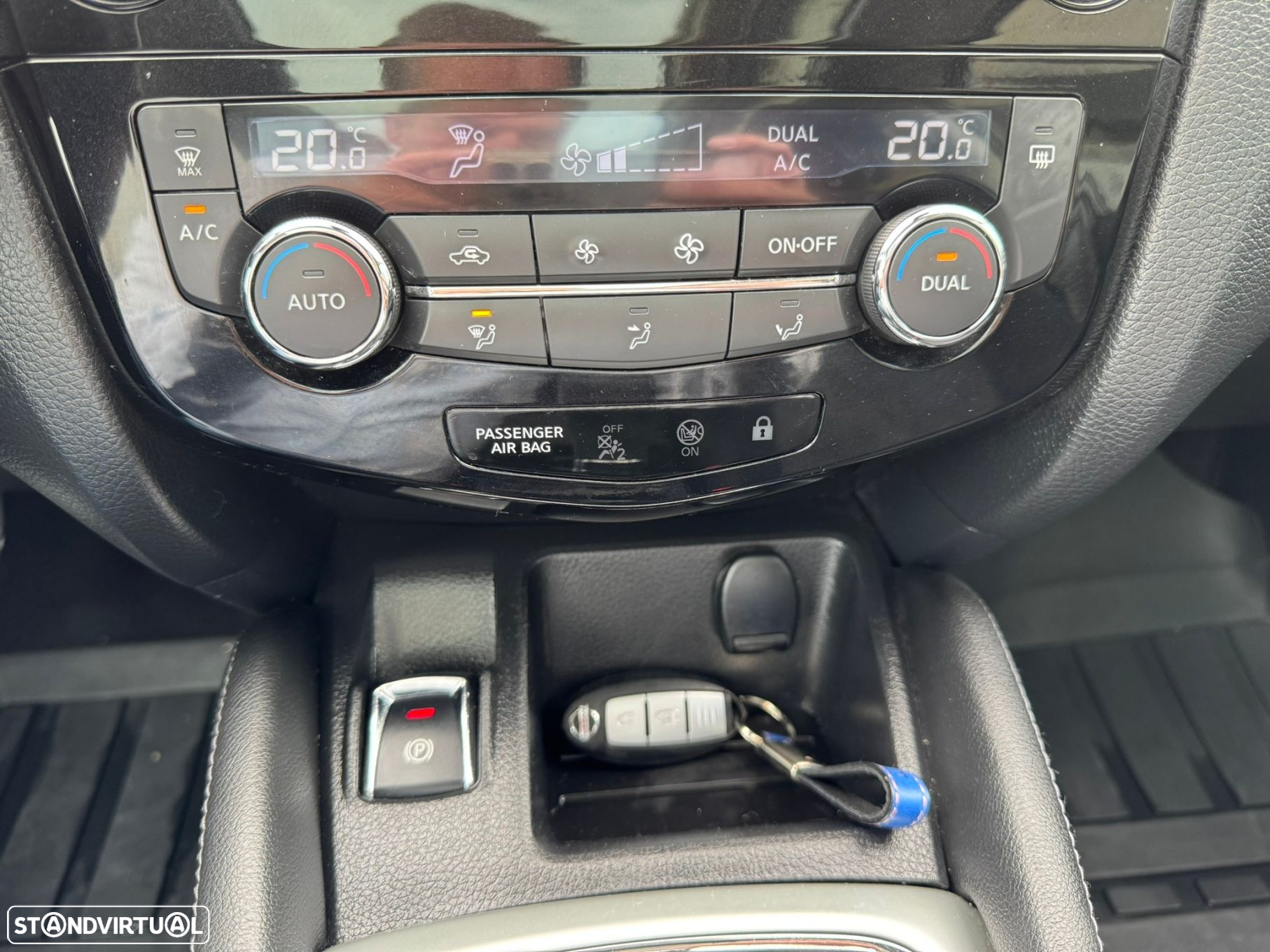 Nissan Qashqai 1.5 dCi N-Connecta 18 - 23