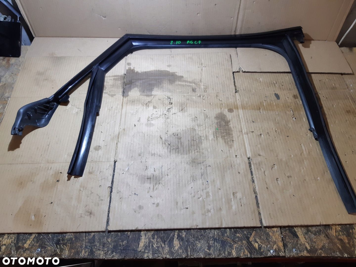 AUDI A6 C7 LIFT USZCZELKA LISTWA DRZWI PRAWY TYŁ 4G5839432 - 1