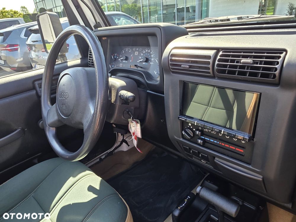 Jeep Wrangler - 34
