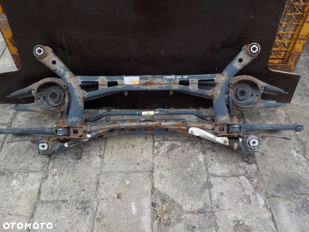 SKODA SUPERB III HB 2.0 TDI BELKA ZAWIESZENIA TYŁ TYLNEGO 3Q0505235Q - 1