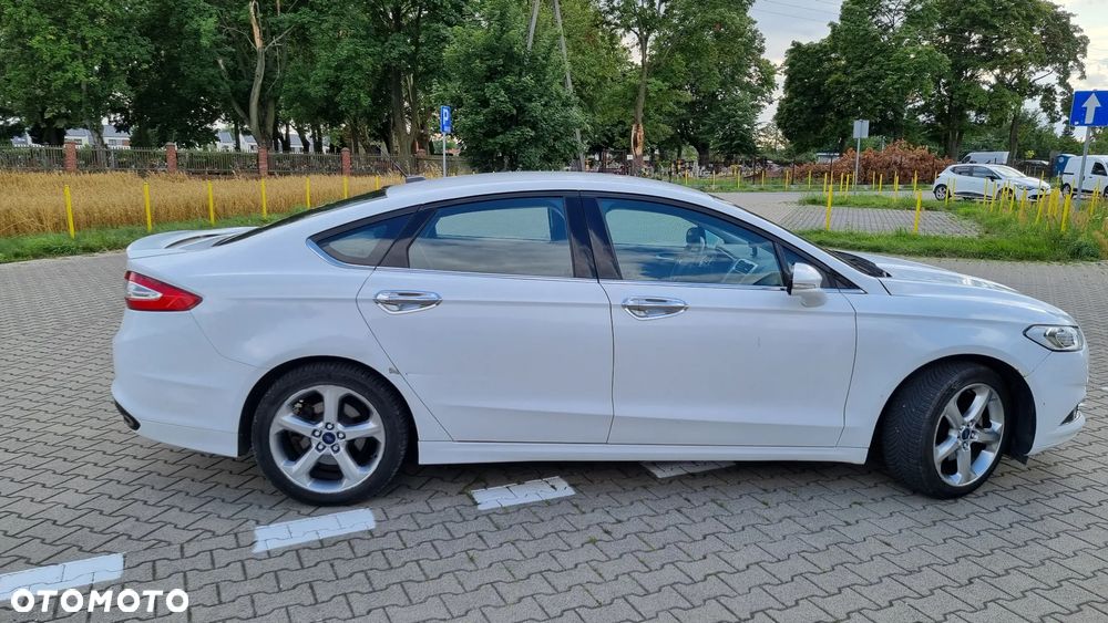 Ford Fusion 2.0 EcoBoost Titanium - 29