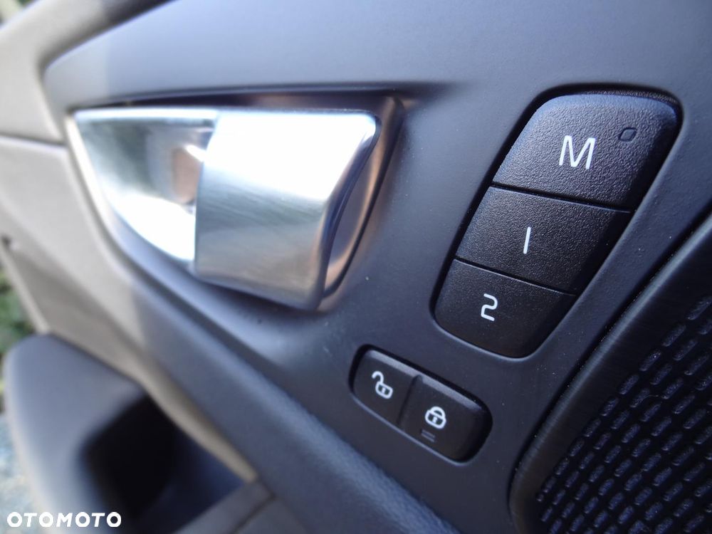 Volvo XC 60 B5 B AWD R-Design - 13