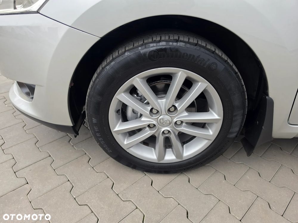 Toyota Auris 1.6 VVT-i Terra - 30