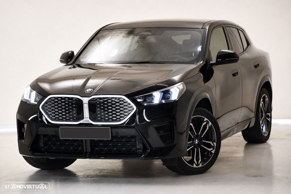 BMW iX2 eDrive20 Pack Desportivo M Pro - 1