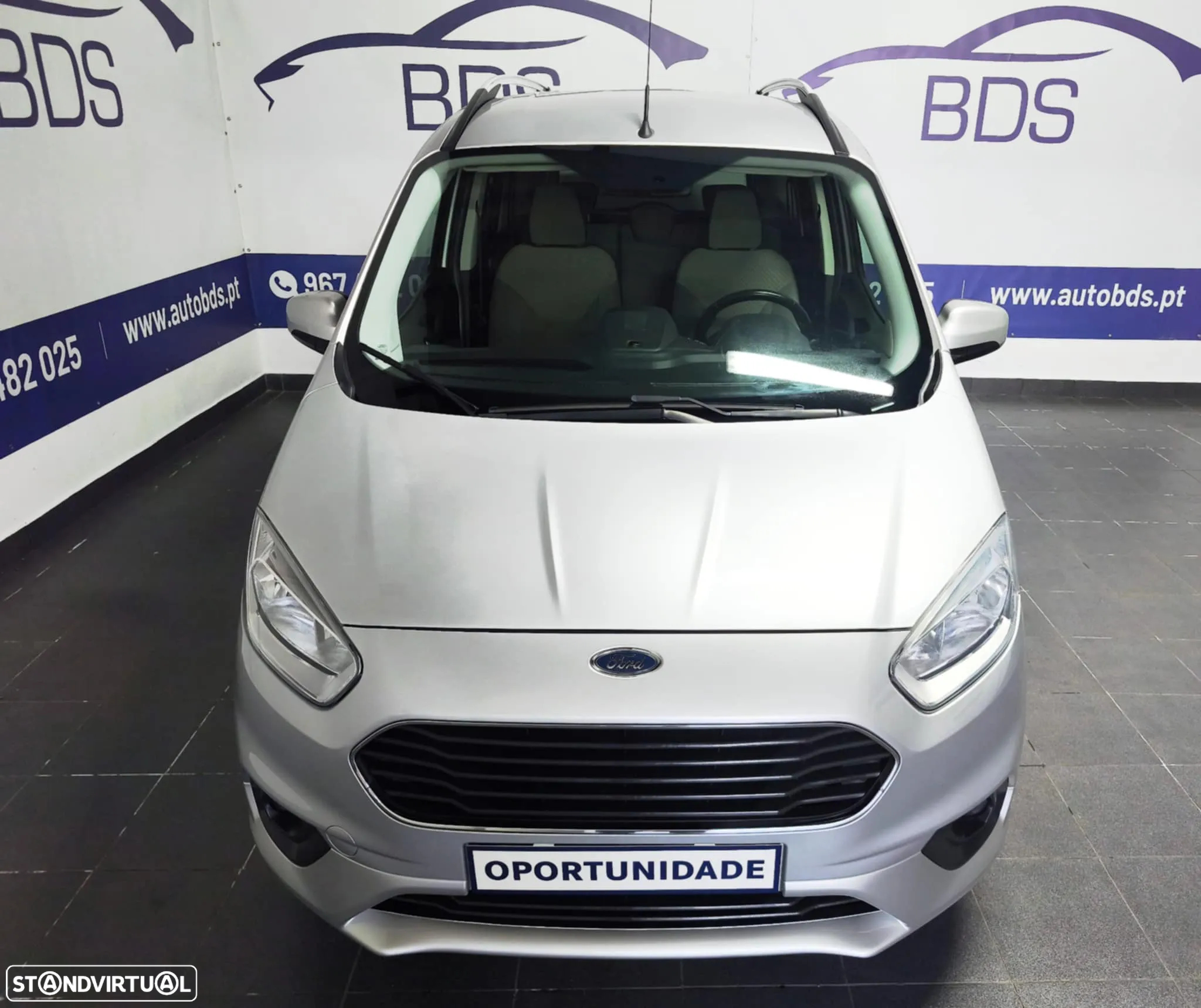 Ford Tourneo Courier 1.0 EcoBoost Titanium - 2