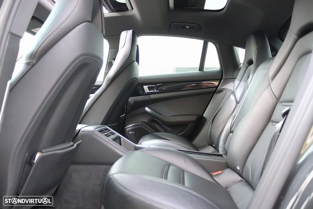Porsche Panamera - 41