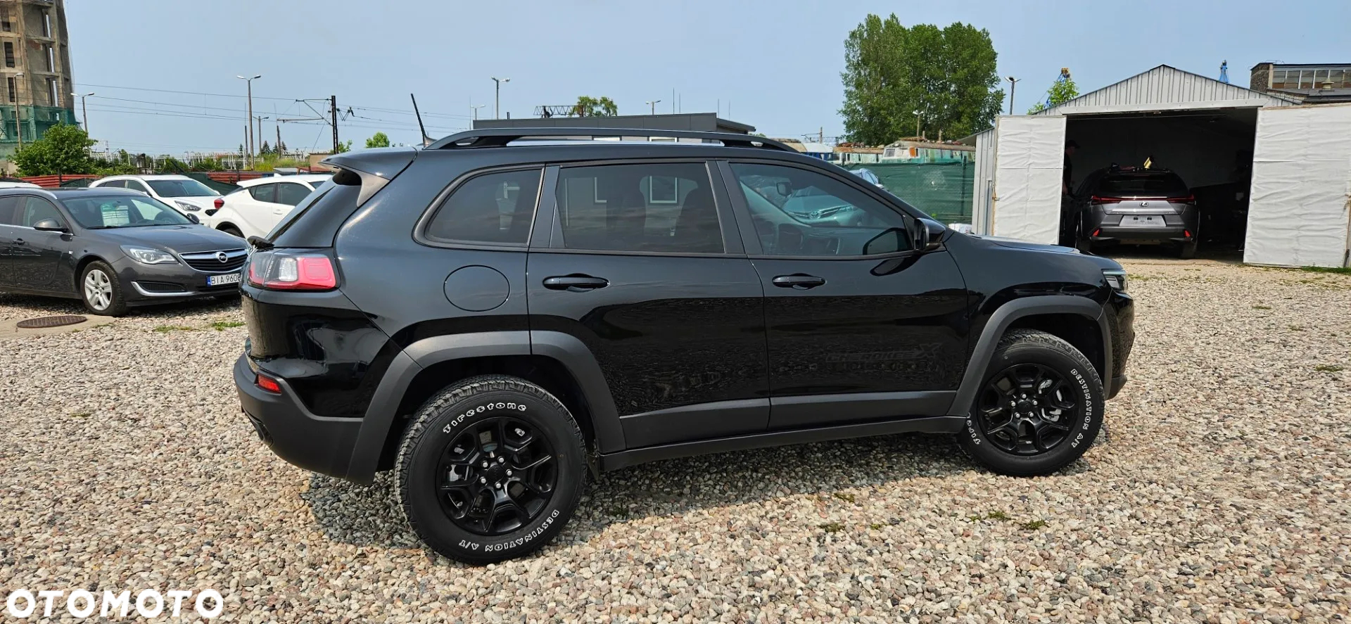 Jeep Cherokee - 10