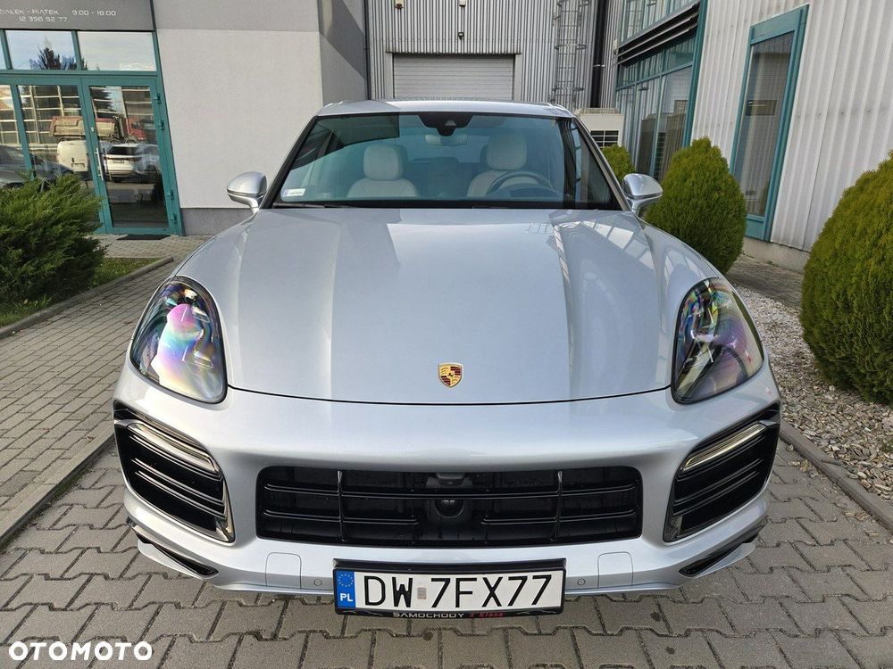 Porsche Cayenne E-Hybrid - 3