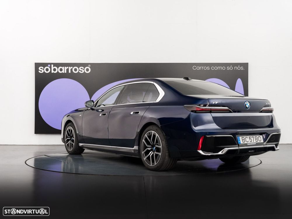 BMW i7 xDrive60 Pack Desportivo M - 4