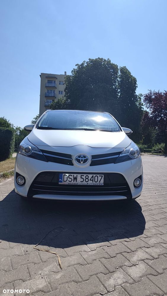 Toyota Verso 2.0 D-4D Prestige - 4