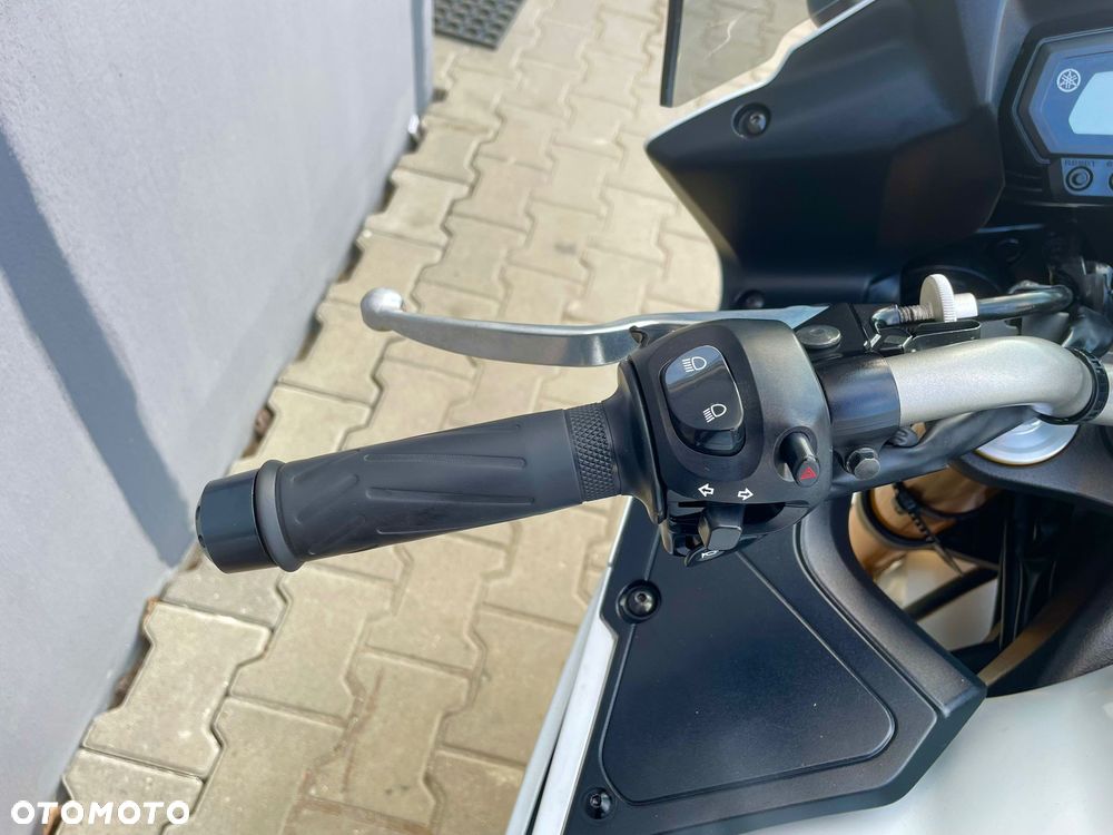 Yamaha FZ8 - 17