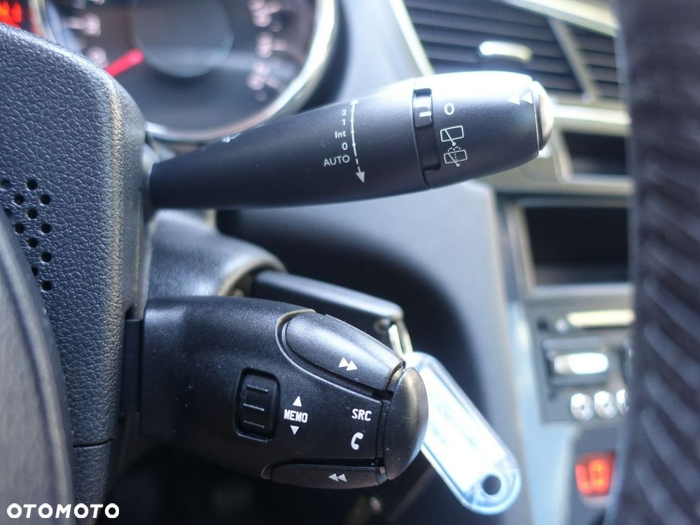 Peugeot 5008 1.2 PureTech Allure S&S - 23