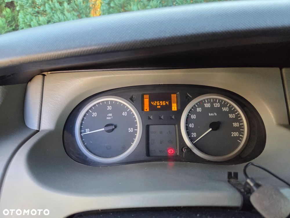Opel Vivaro 2.5 CDTI - 24