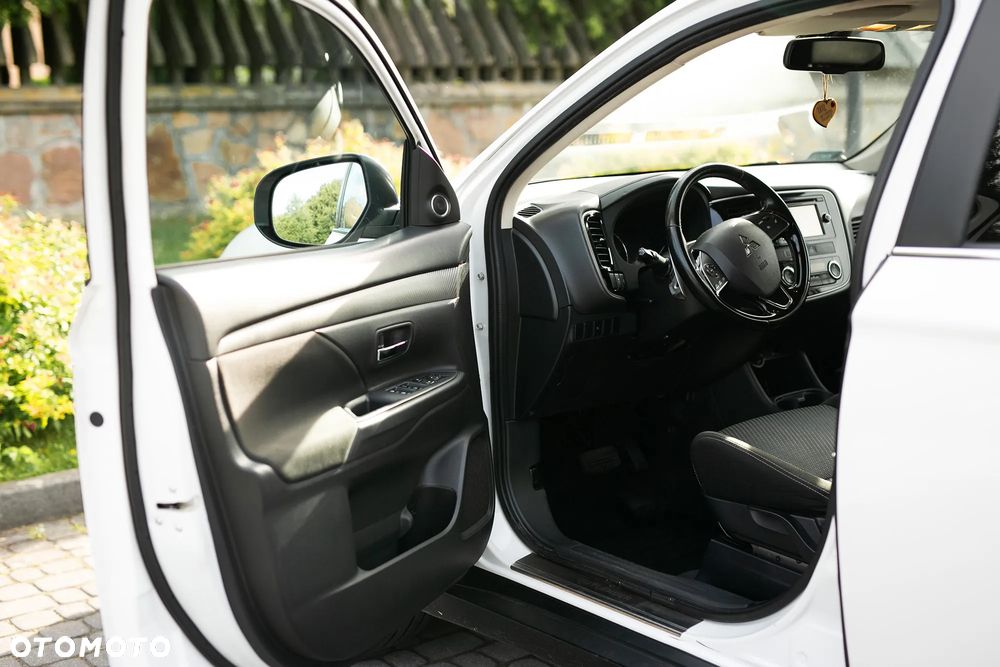 Mitsubishi Outlander - 7