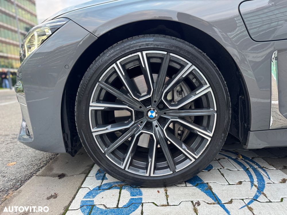 BMW Seria 7 745e - 34