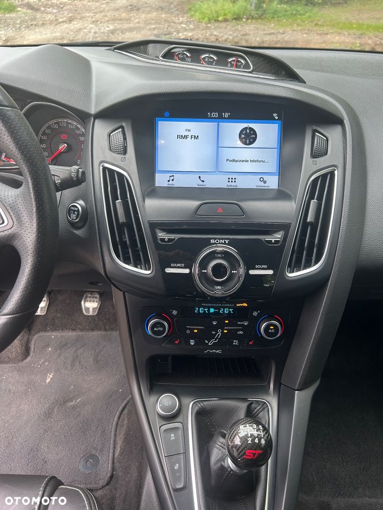 Ford Focus 2.0 EcoBoost ST - 10