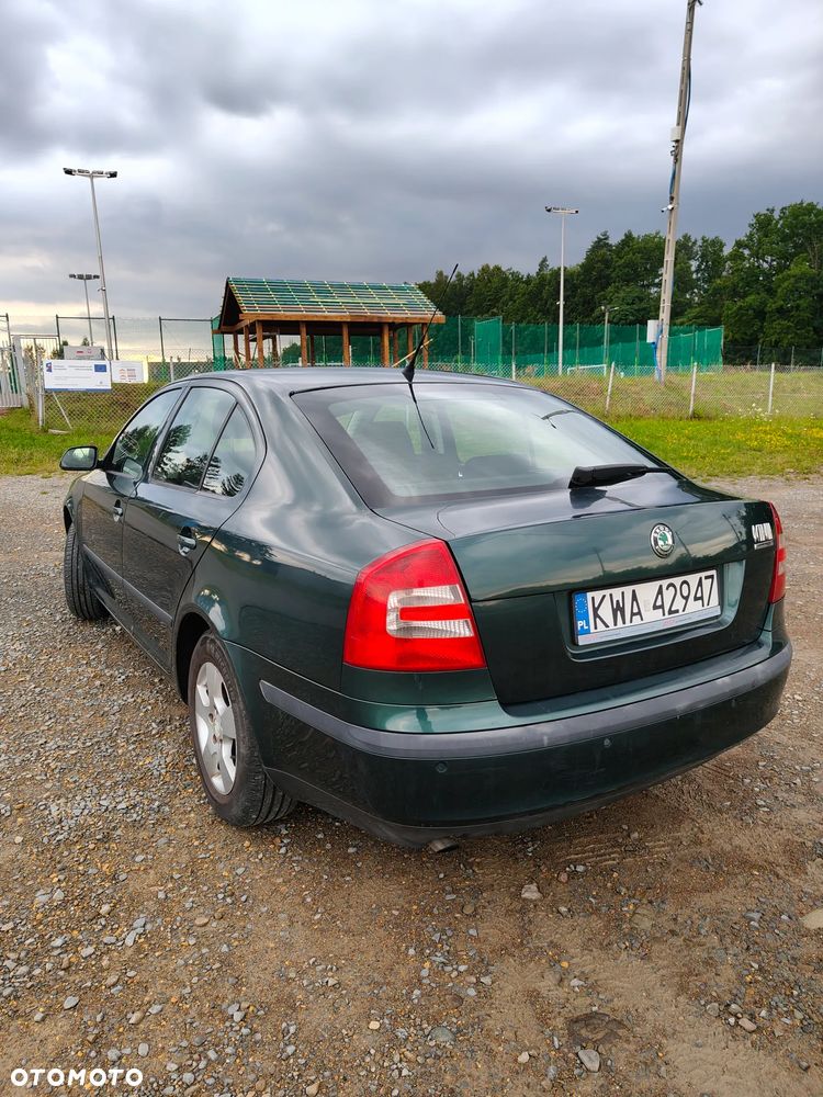 Skoda Octavia 1.6 Ambiente - 4