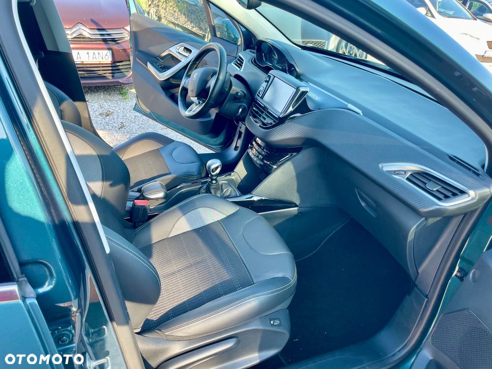 Peugeot 2008 PureTech 130 GPF Stop&Start Allure - 27
