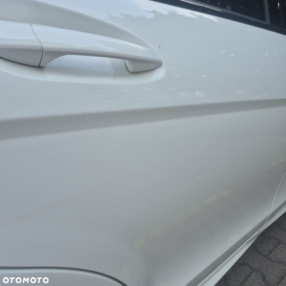 Mercedes-Benz Klasa C 350 BlueEff Avantgarde - 24