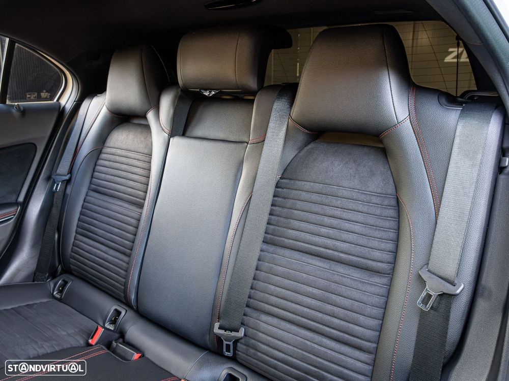 Mercedes-Benz A 180 d AMG Line - 21