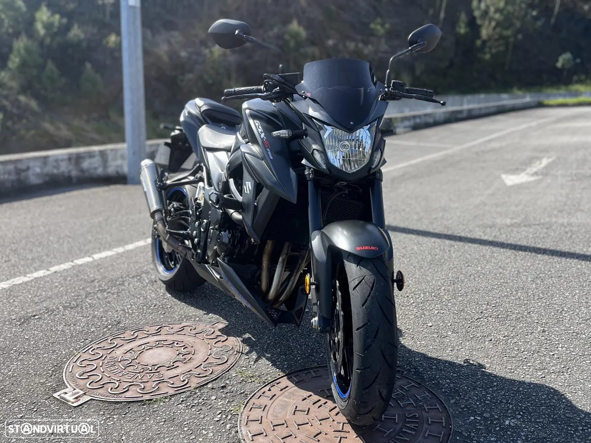 Suzuki GSX GSX 750 F - 3